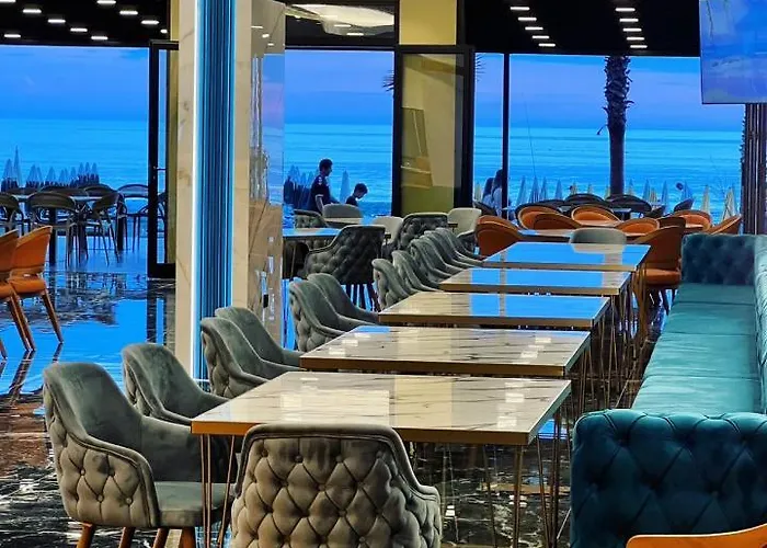 Hotel Leon - Beach Front