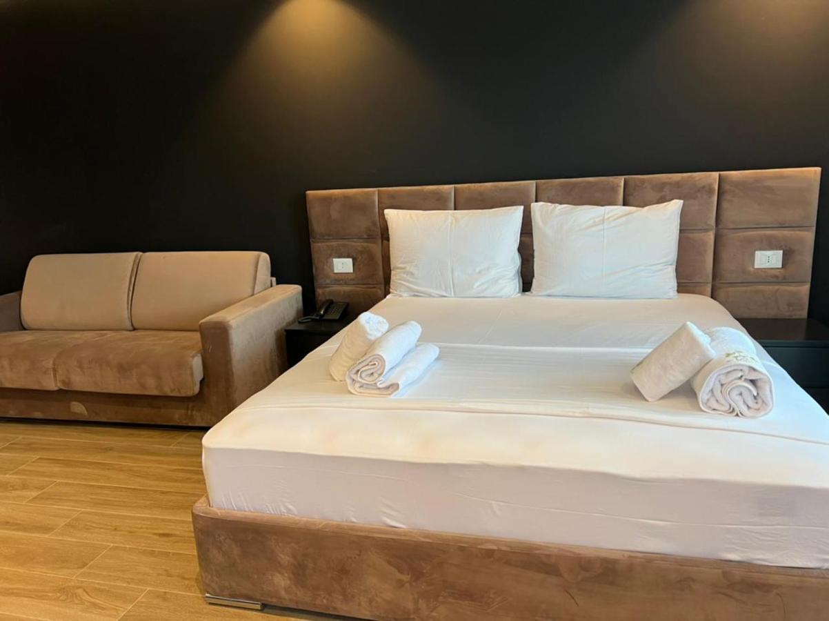 Leon - Front Hotell 4*